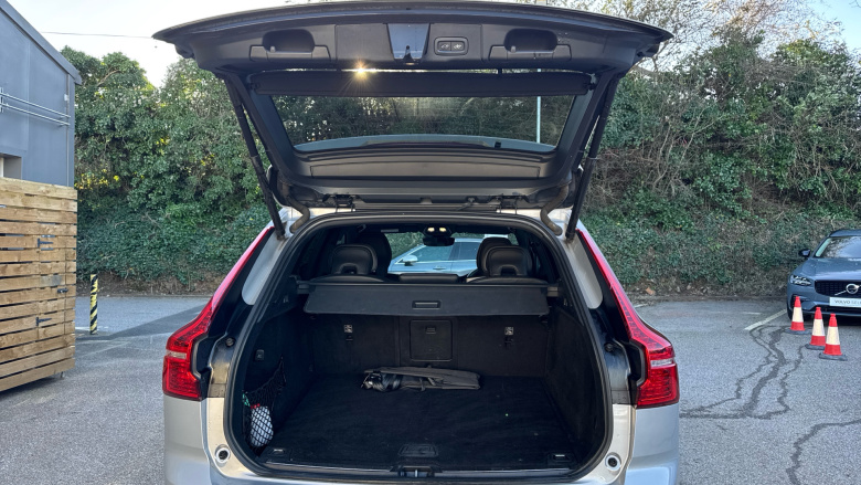 Volvo Xc60 2.0 B4D R DESIGN 5dr AWD Geartronic Diesel Estate